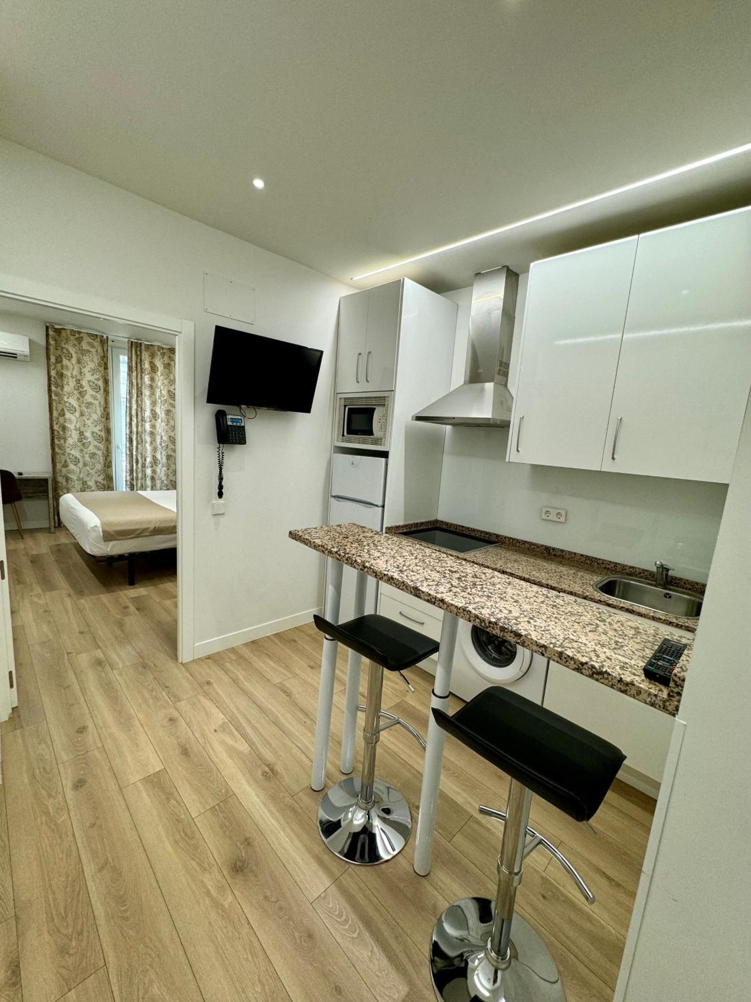 Apartamentos Apolo Μαδρίτη Εξωτερικό φωτογραφία
