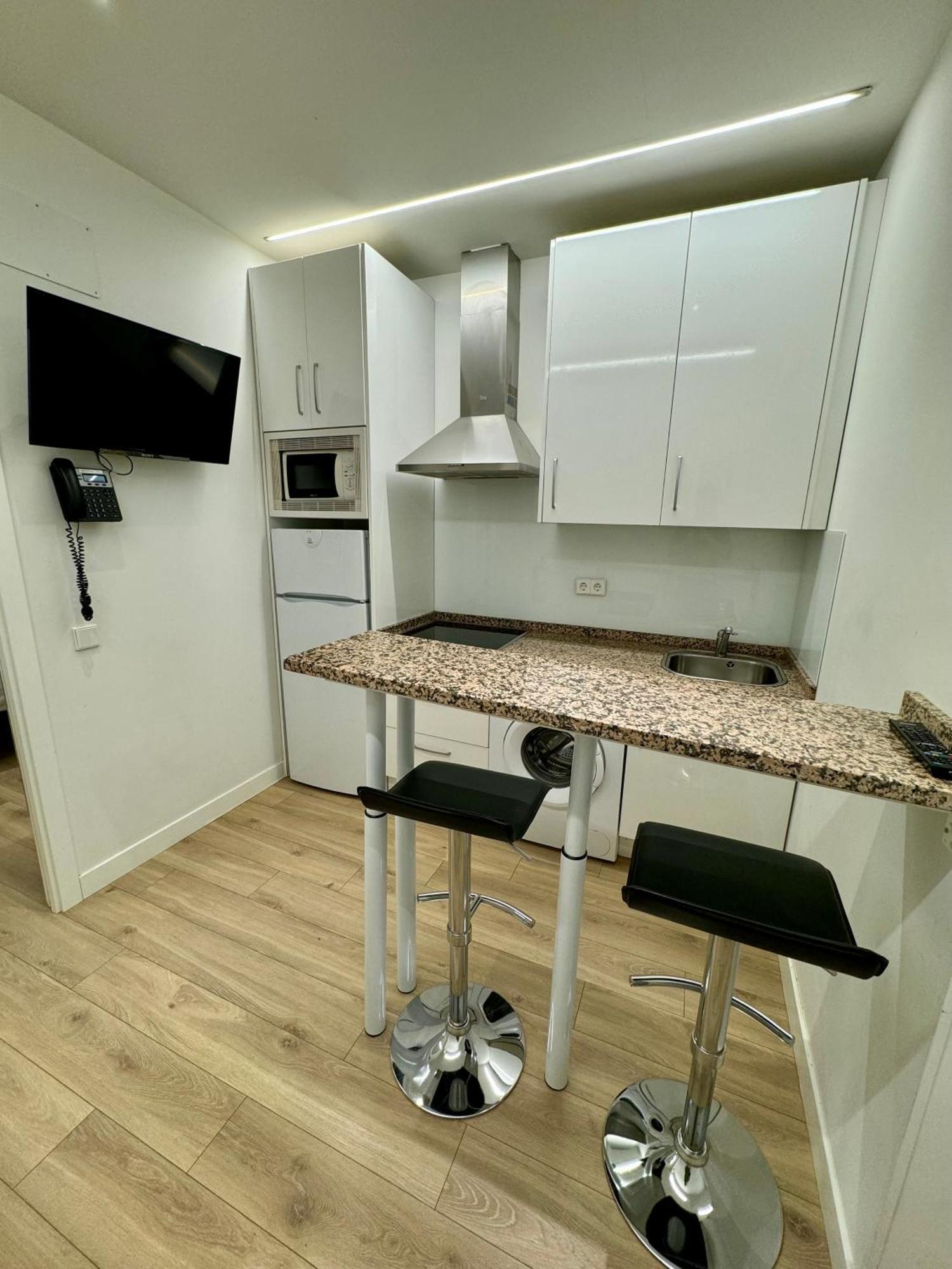 Apartamentos Apolo Μαδρίτη Εξωτερικό φωτογραφία