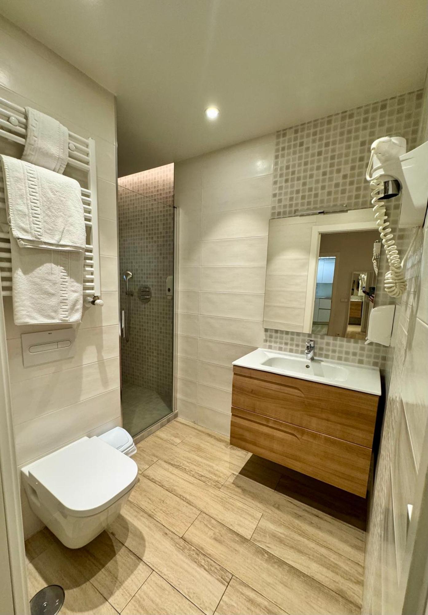 Apartamentos Apolo Μαδρίτη Εξωτερικό φωτογραφία