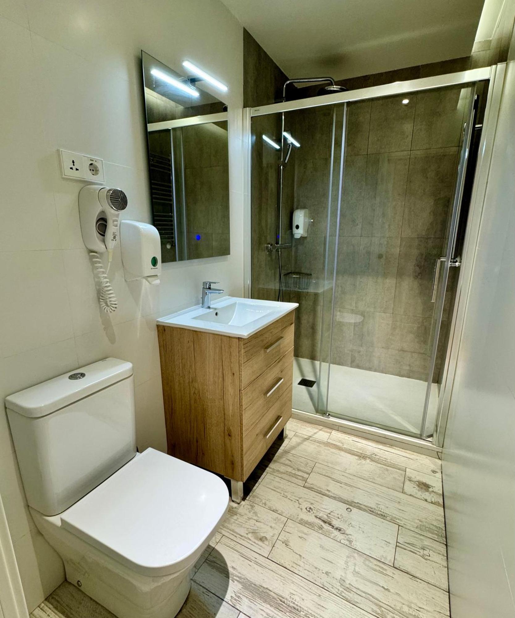 Apartamentos Apolo Μαδρίτη Εξωτερικό φωτογραφία