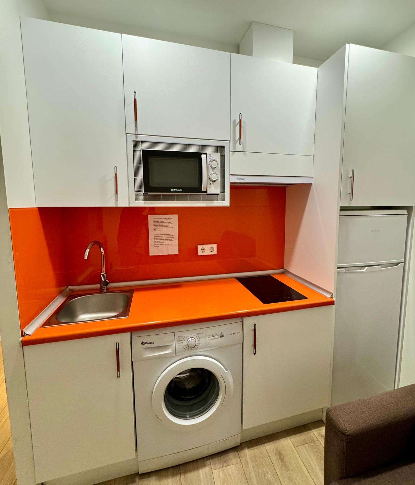 Apartamentos Apolo Μαδρίτη Εξωτερικό φωτογραφία