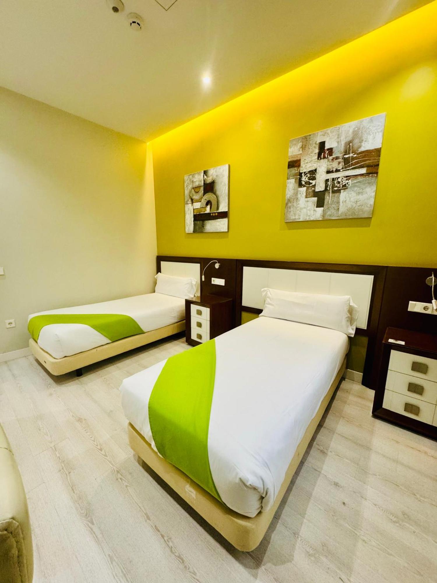Apartamentos Apolo Μαδρίτη Εξωτερικό φωτογραφία
