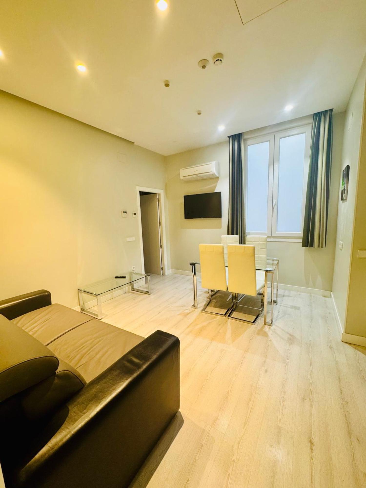 Apartamentos Apolo Μαδρίτη Εξωτερικό φωτογραφία
