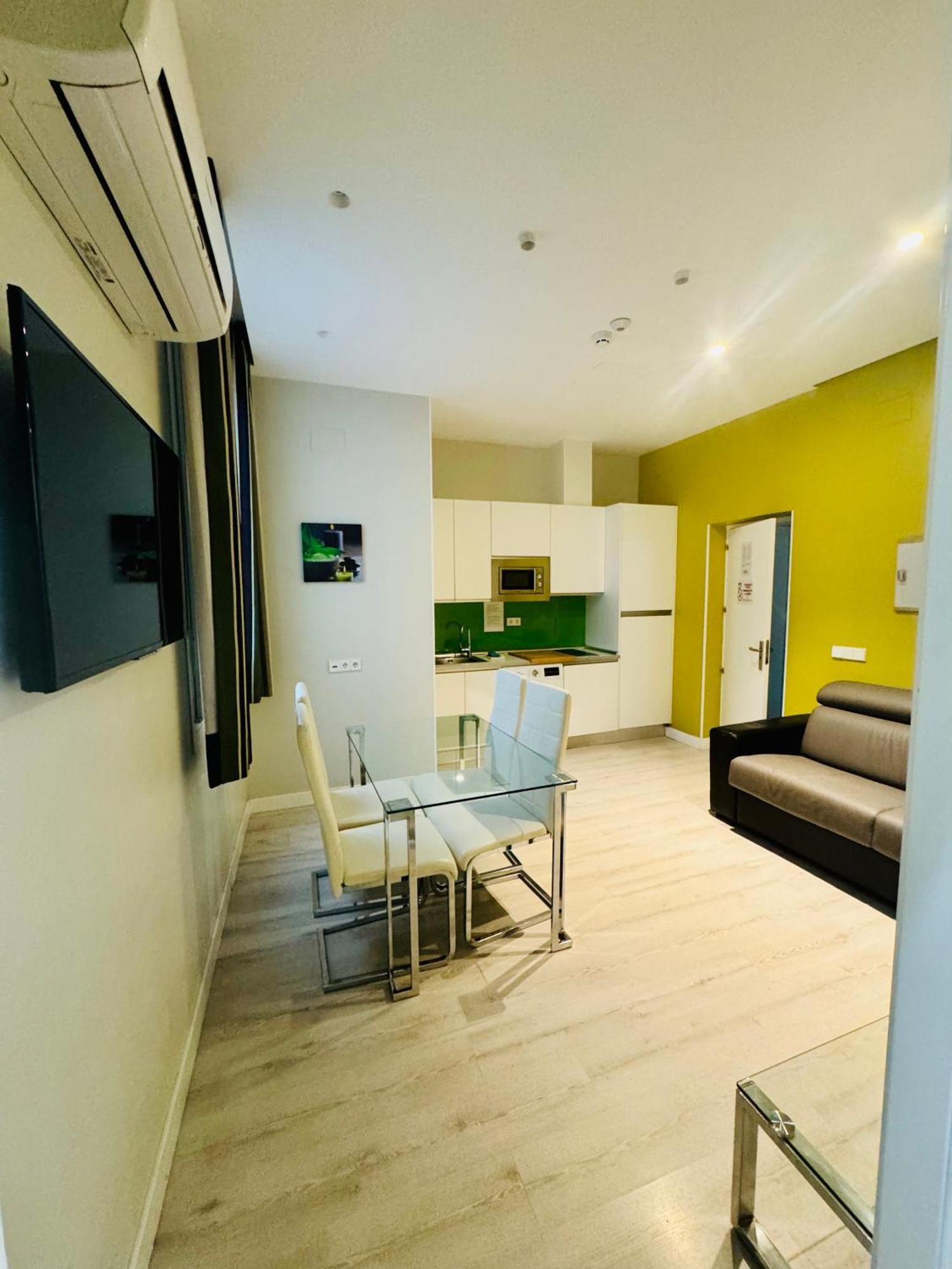 Apartamentos Apolo Μαδρίτη Εξωτερικό φωτογραφία