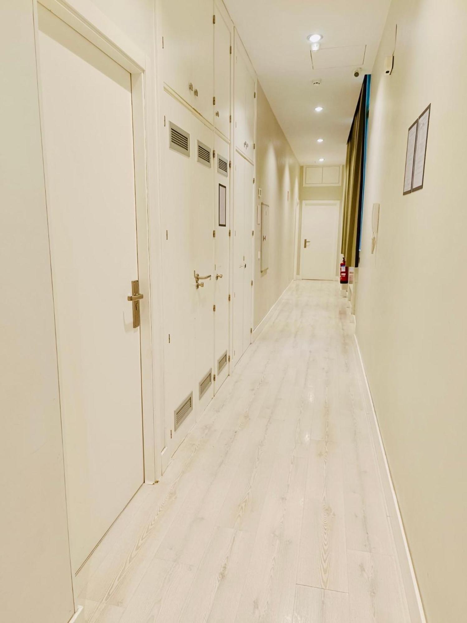Apartamentos Apolo Μαδρίτη Εξωτερικό φωτογραφία