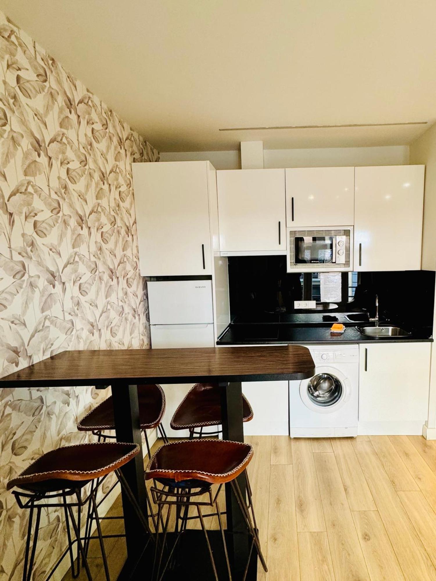 Apartamentos Apolo Μαδρίτη Εξωτερικό φωτογραφία