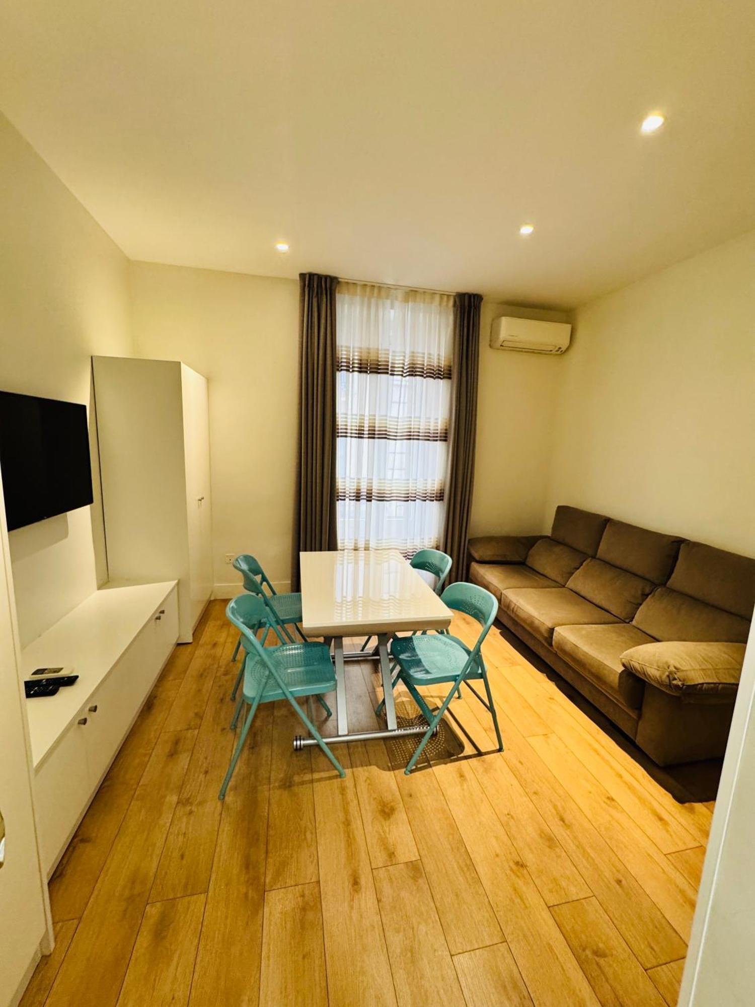 Apartamentos Apolo Μαδρίτη Εξωτερικό φωτογραφία