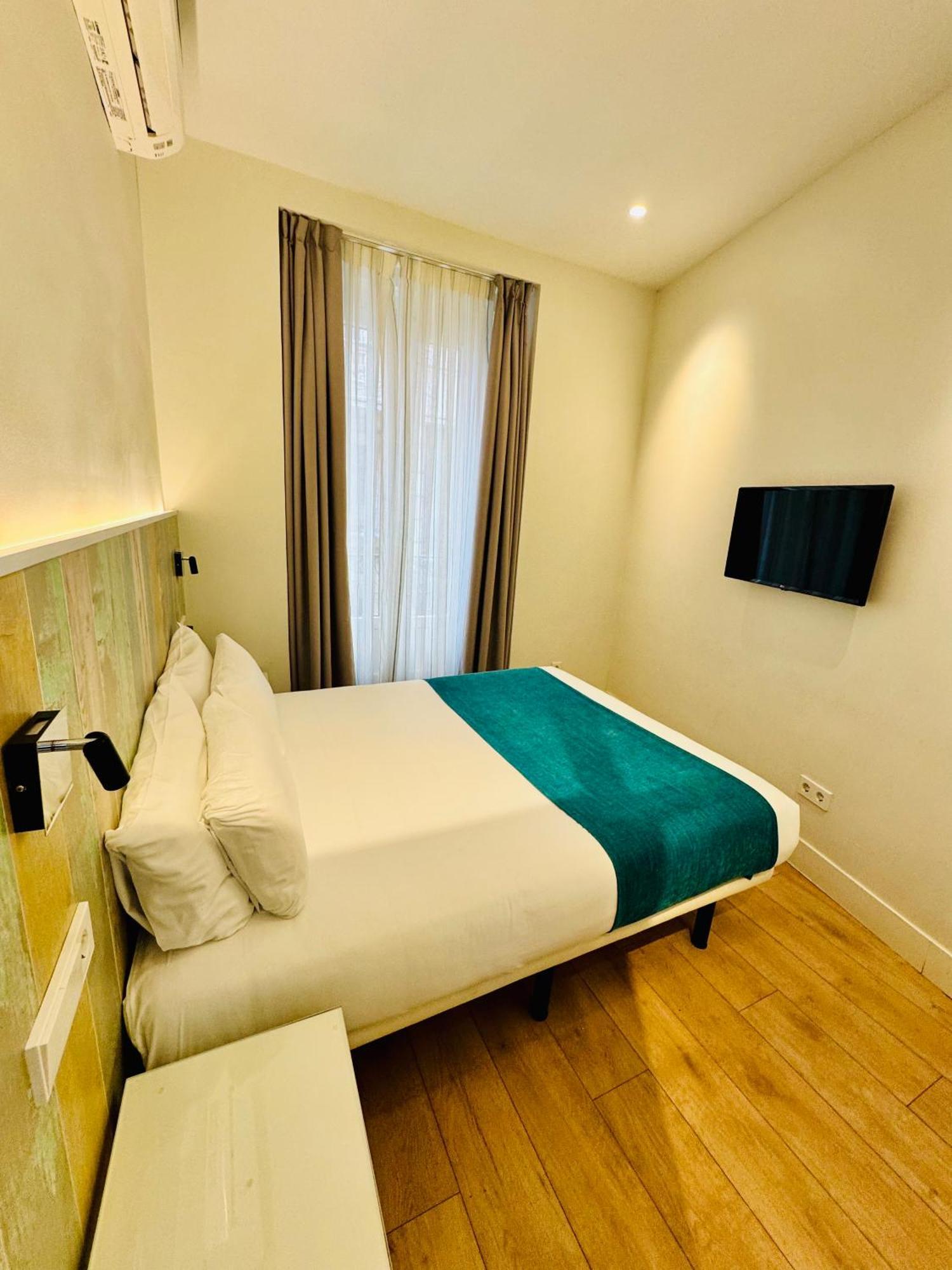 Apartamentos Apolo Μαδρίτη Εξωτερικό φωτογραφία
